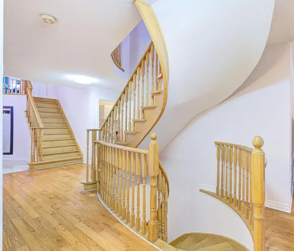 1466 Willowvale GDNS, Mississauga, ON L5V 1T7