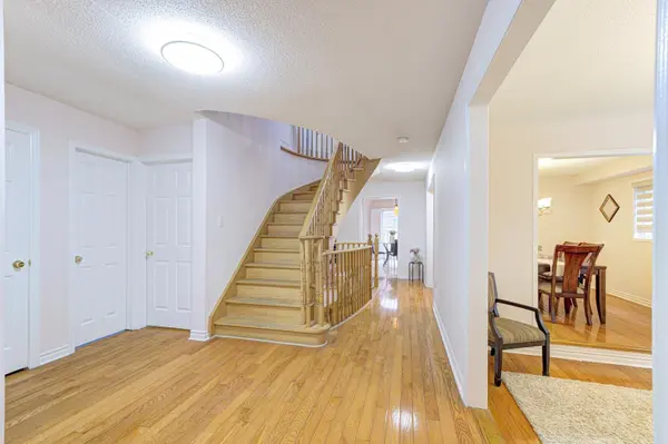 1466 Willowvale GDNS, Mississauga, ON L5V 1T7