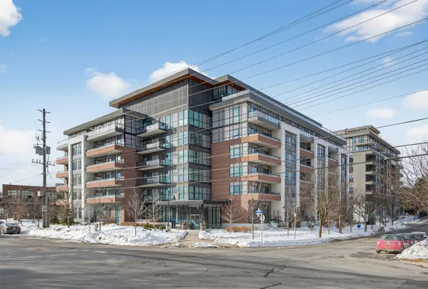 1 Neighbourhood LN #401, Toronto W07, ON M8Y 0C2