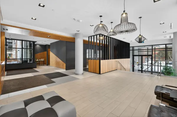 1 Neighbourhood LN #401, Toronto W07, ON M8Y 0C2