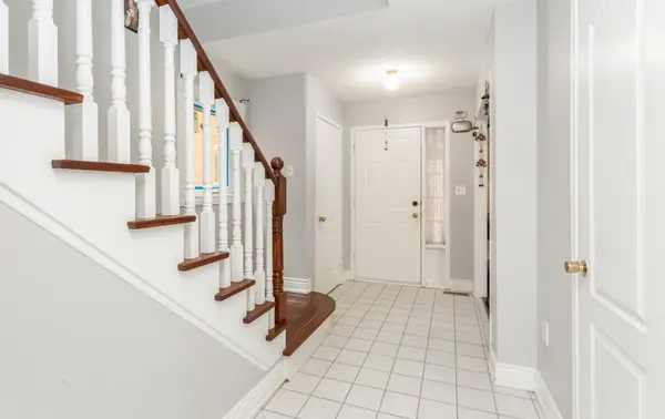 106 Wildberry CRES, Brampton, ON L6R 1J8