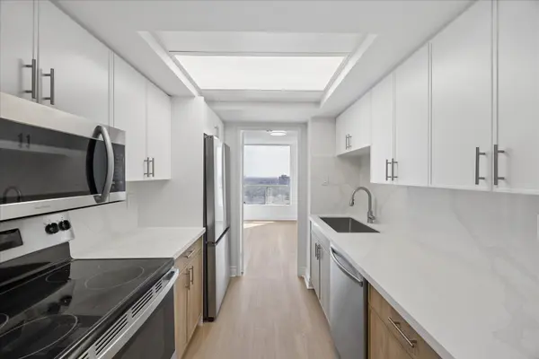 4460 Tucana CT #1804, Mississauga, ON L5R 3K9