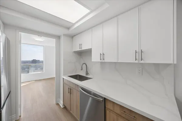 4460 Tucana CT #1804, Mississauga, ON L5R 3K9