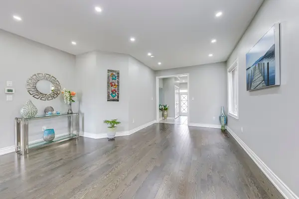 99 McKnight AVE, Hamilton, ON L8B 0T8