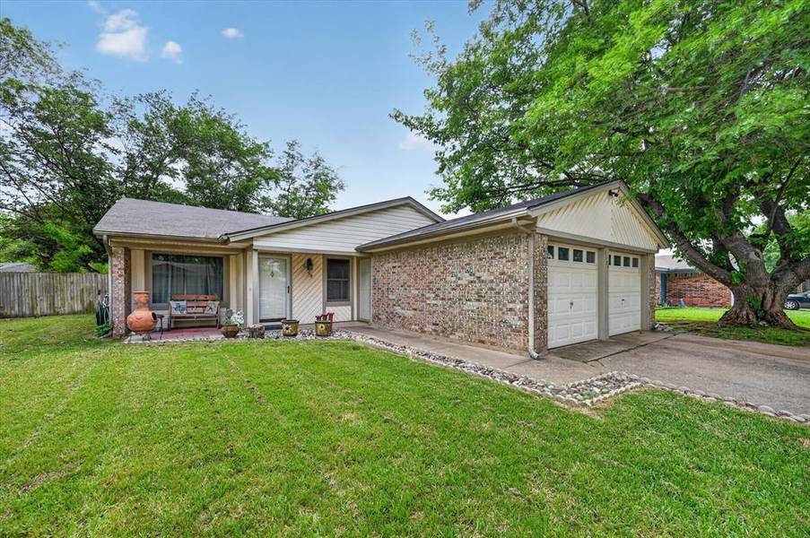 6304 Cascade Circle, Watauga, TX 76148