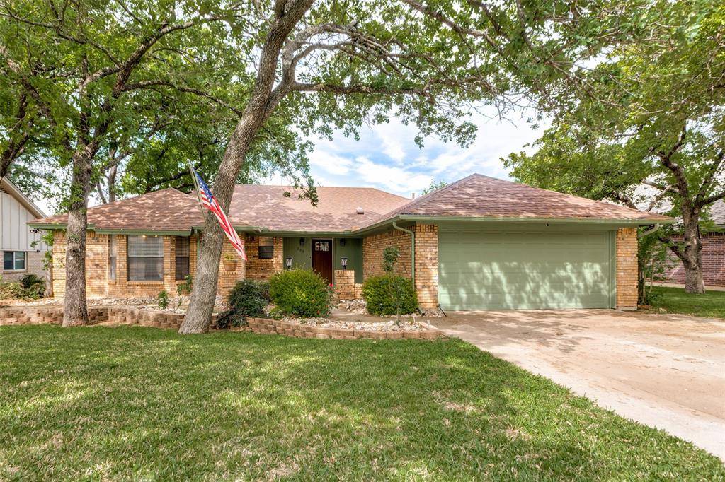 233 Billy Creek Drive, Hurst, TX 76053