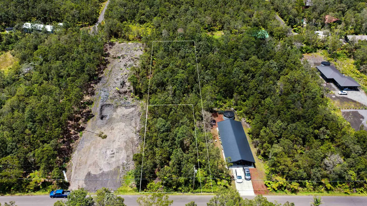 LIONA ST, Volcano, HI 96785