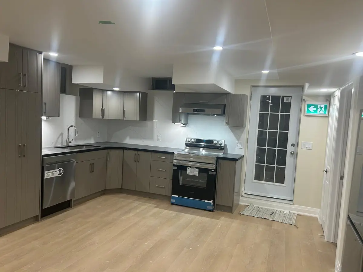 127 Micklefield AVE #Bsmt, Whitby, ON L1P 0L3