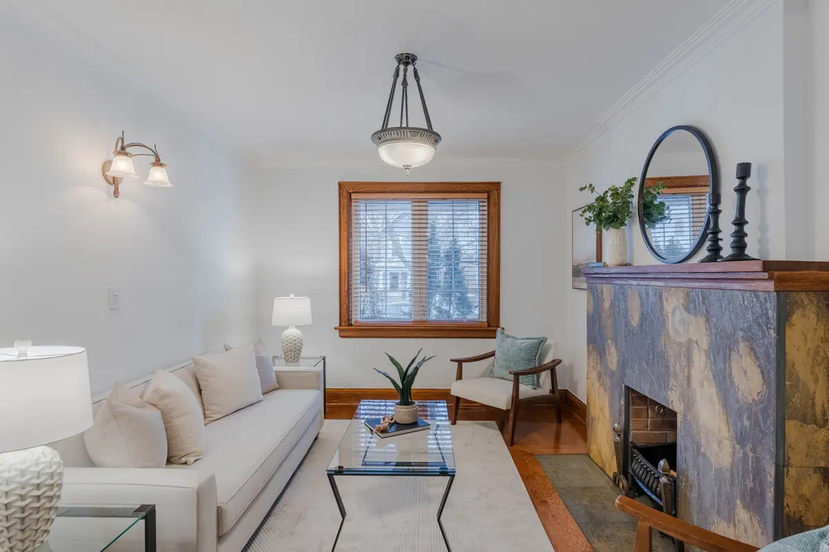 11 Winfield AVE, Toronto W02, ON M6S 2J7