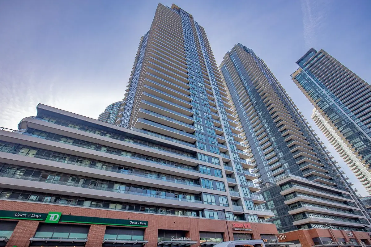 2212 Lakeshore BLVD W #304, Toronto W06, ON M8V 0C2
