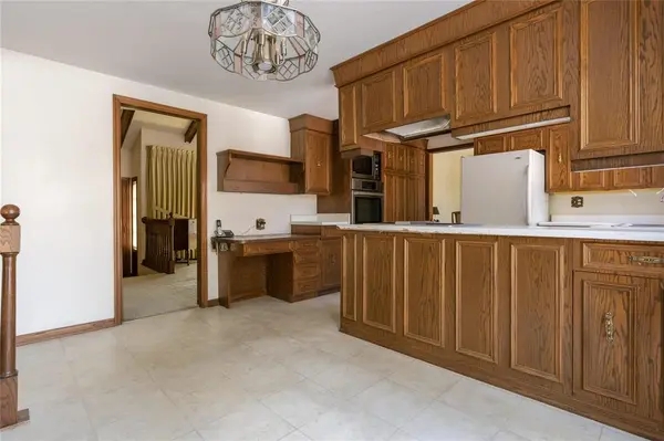 63 Elmvale CRES, Winnipeg, MB R3R 2S3