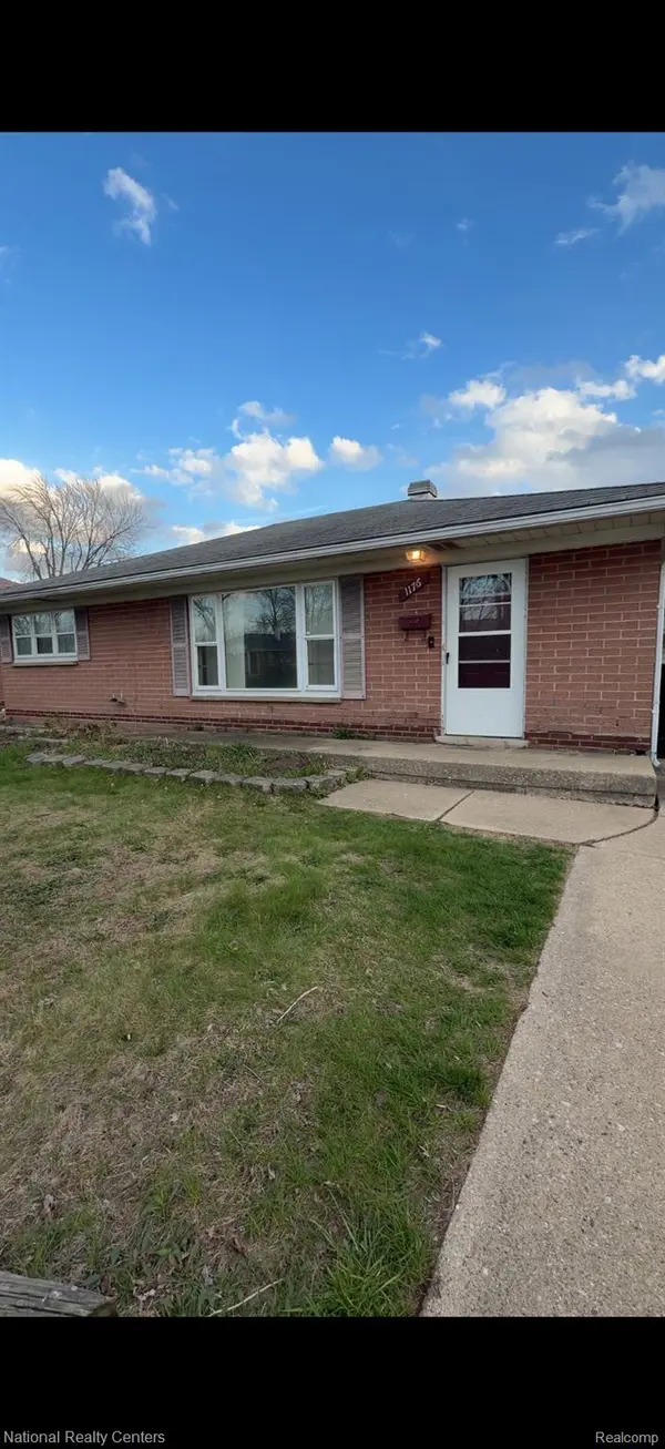 1176 E Kalama AVE, Madison Heights, MI 48071