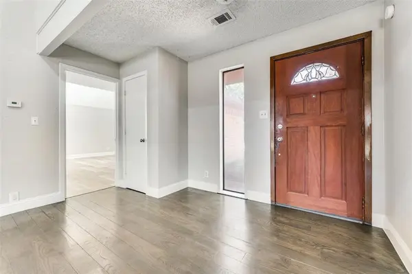 3808 E Runge Court E, Irving, TX 75038