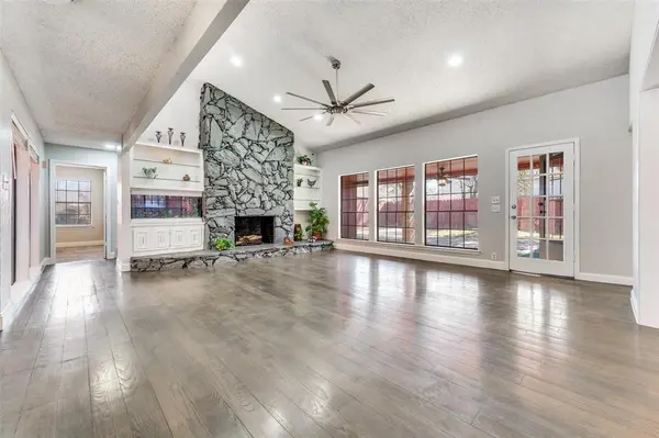 3808 E Runge Court E, Irving, TX 75038