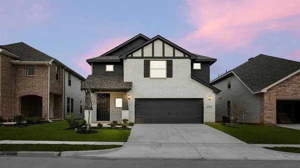 1716 Edgeway Drive, Aubrey, TX 76227