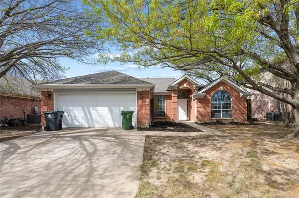 703 Turnstone Drive,  Arlington,  TX 76018