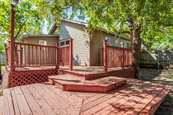 721 Wa Denton Drive, Van Alstyne, TX 75495