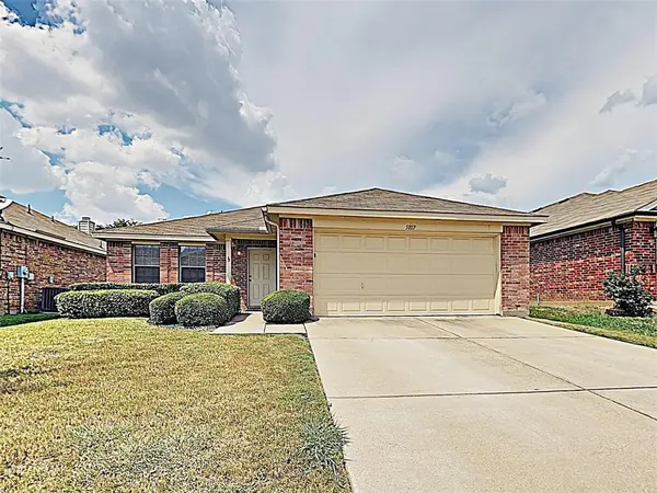 5117 Meridian Lane, Fort Worth, TX 76244
