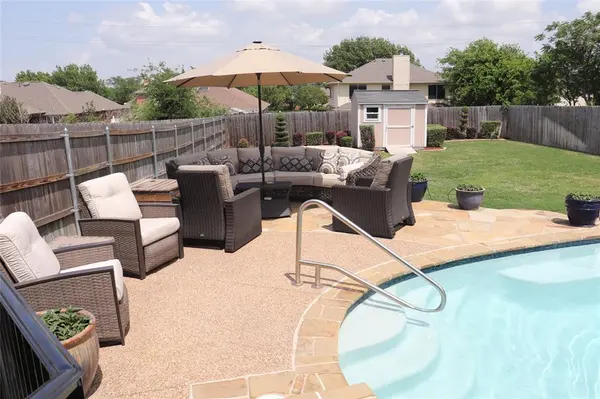 1222 Belmont Drive, Grand Prairie, TX 75052