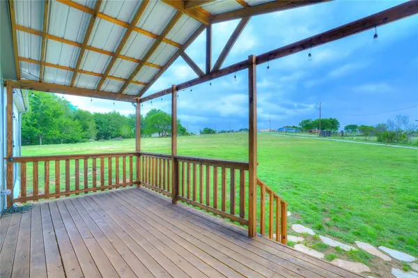 135 Lelon Lane, Springtown, TX 76082