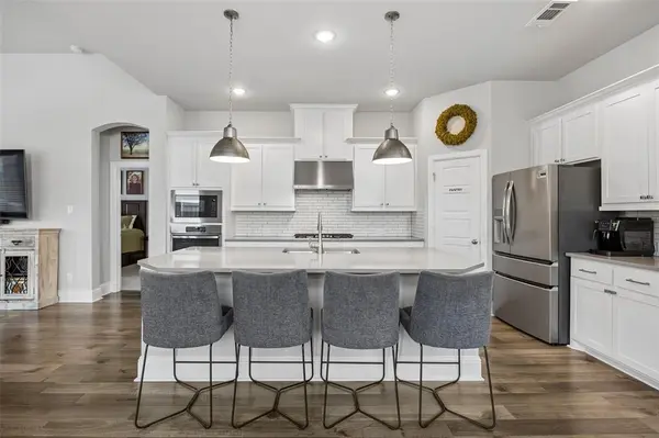 2012 Crescent Street, Fort Worth, TX 76008