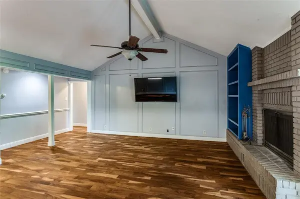 233 Billy Creek Drive, Hurst, TX 76053