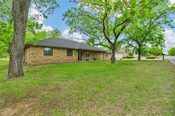 9616 Monticello Drive, Granbury, TX 76049
