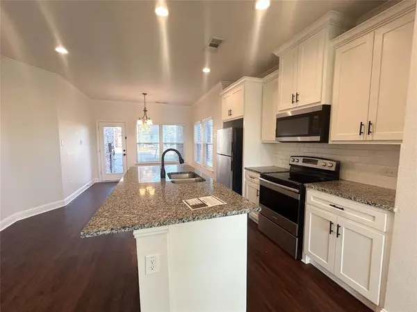 300 Brothers Boulevard, Red Oak, TX 75154