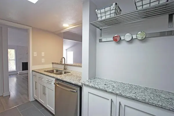 12816 Midway Road #2049, Dallas, TX 75244