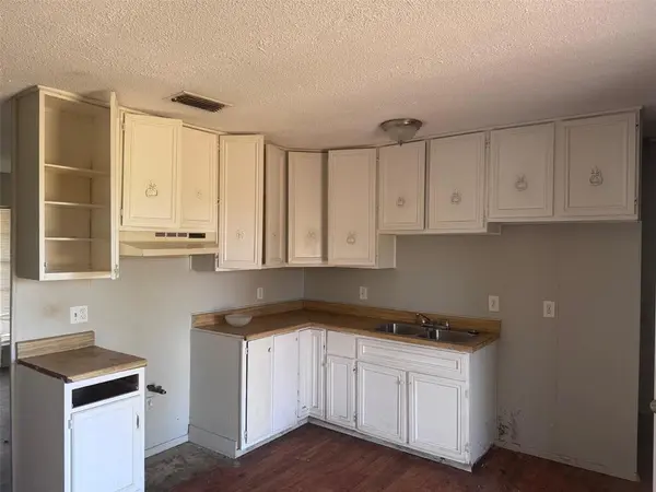 2112 Sunset Drive, Brookston, TX 75421