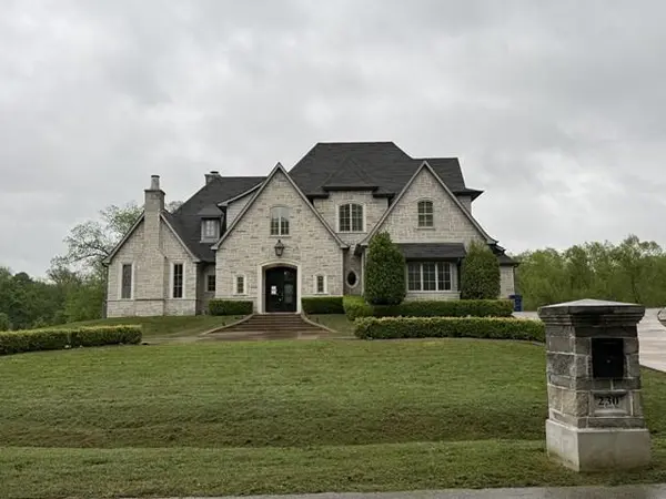 230 Oak Tree Drive, Waxahachie, TX 75165