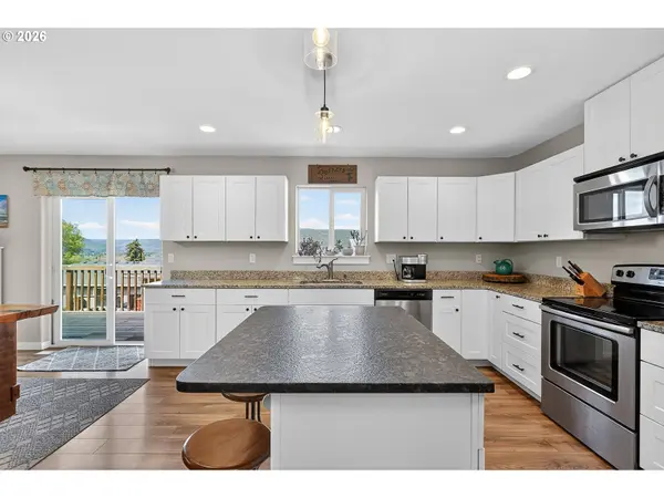 2325 E 16TH ST, The Dalles, OR 97058