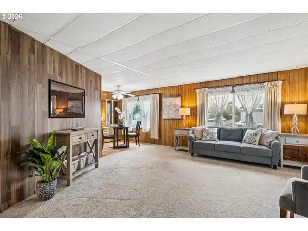 1400 CANDLELIGHT DR #200, Eugene, OR 97402