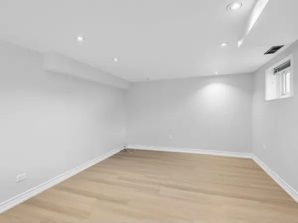 41 Binswood AVE #Lower, Toronto E03, ON M4C 3N6