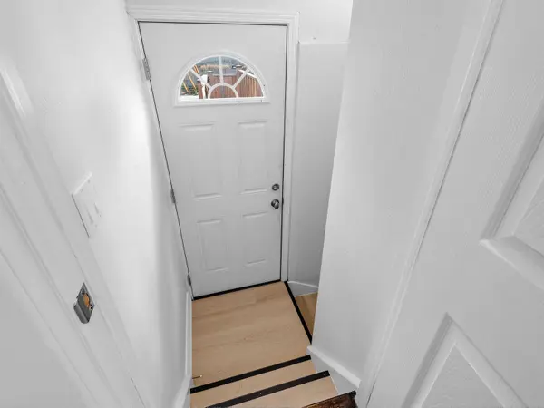 41 Binswood AVE #Lower, Toronto E03, ON M4C 3N6