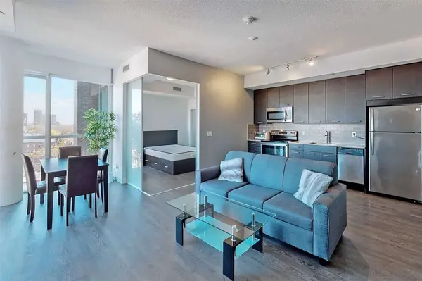 2055 Danforth AVE #807, Toronto E02, ON M4C 1J8