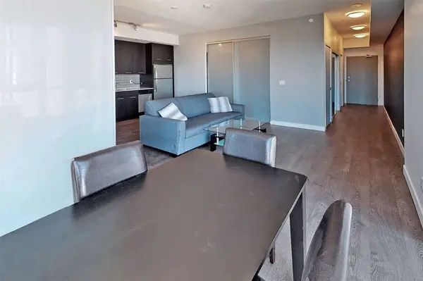 2055 Danforth AVE #807, Toronto E02, ON M4C 1J8