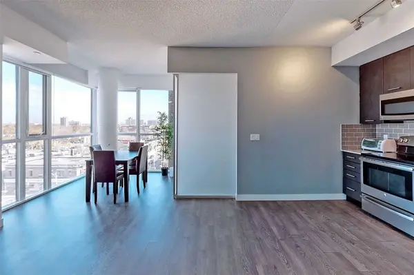 2055 Danforth AVE #807, Toronto E02, ON M4C 1J8