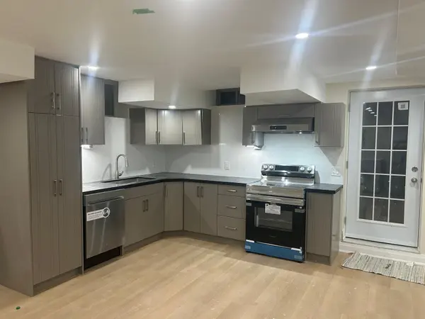 127 Micklefield AVE #Bsmt, Whitby, ON L1P 0L3