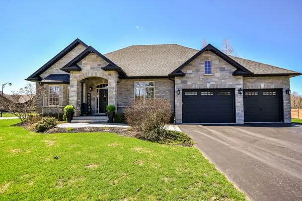 2 Roy Hickling DR, Springwater, ON L9X 0J2