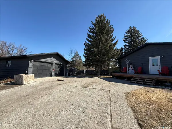 201 4th AVENUE SE, Eston, SK S0L 1A0