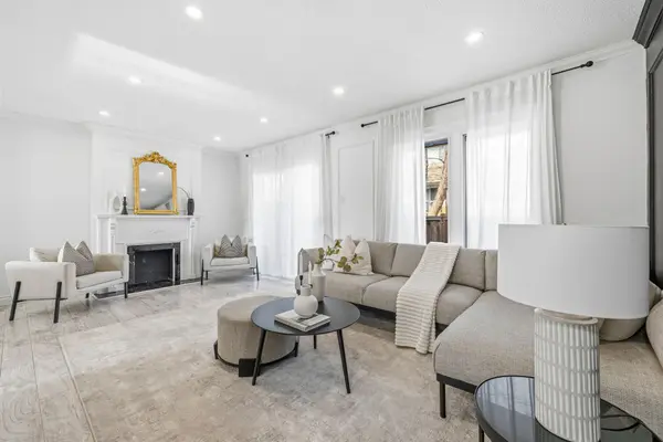 1270 Gainsborough DR #9, Oakville, ON L6H 2L2