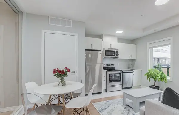 402 The East Mall N/A #213, Toronto W08, ON M9B 3Z9