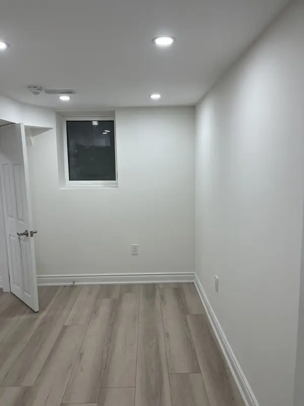 114 Mill (lower) ST N, Brampton, ON L6X 2N9