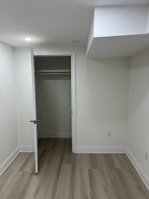 114 Mill (lower) ST N, Brampton, ON L6X 2N9