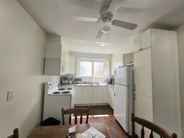 161 BERKINDALE DR #6, Hamilton, ON L8E 1M6