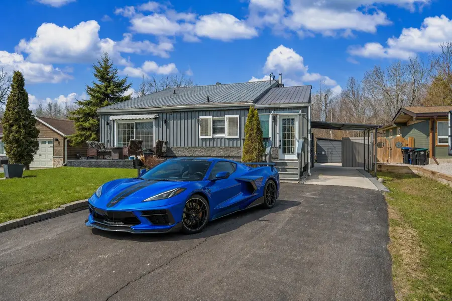 210 Parkview DR, Innisfil, ON L0L 1K0