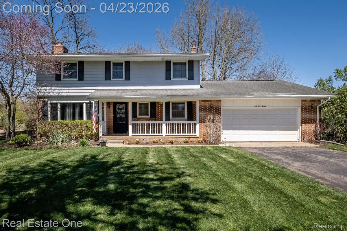 10420 Cedar Point DR, White Lake Charter Township, MI 48386