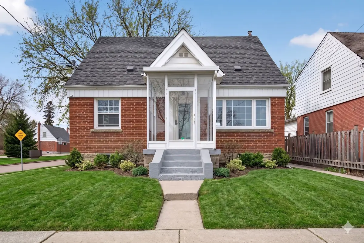 3244 St Clair AVE E, Toronto E04, ON M1L 1V8