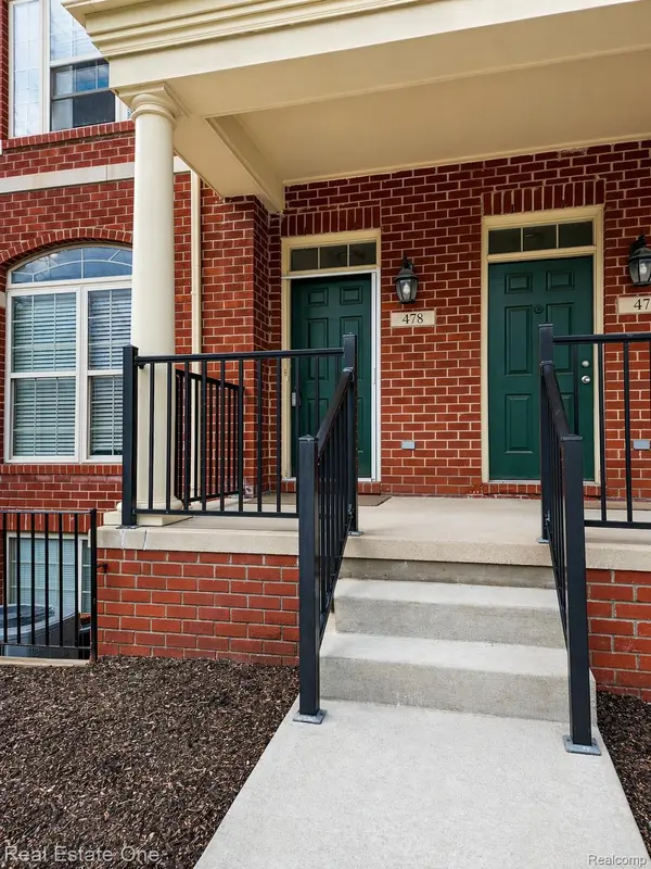 478 Village LN #8, Milford Village, MI 48381